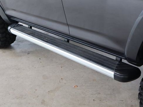 Used 2017 Toyota 4Runner SR5 Premium image 13