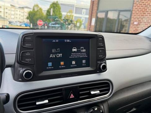 Used 2018 Hyundai Kona SEL w/ SEL Tech Package 02 FWD image 35