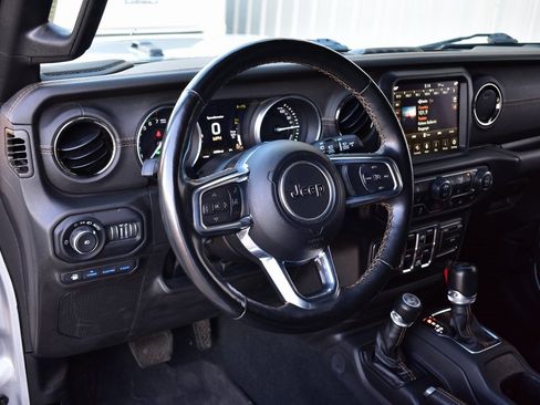 Used 2022 Jeep Wrangler Unlimited Sahara image 45