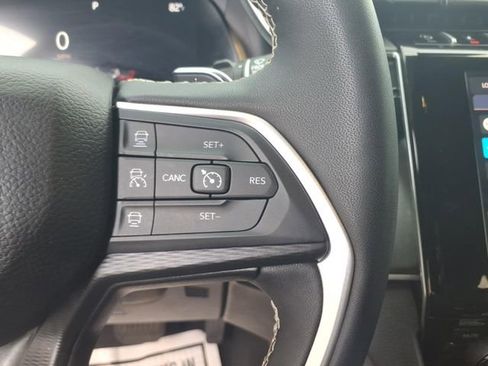 Certified 2024 Jeep Grand Cherokee Altitude AWD/4WD image 29