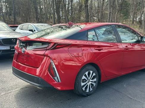 Used 2022 Toyota Prius Prime LE image 6