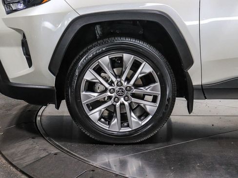 Used 2022 Toyota RAV4 XLE Premium FWD image 9
