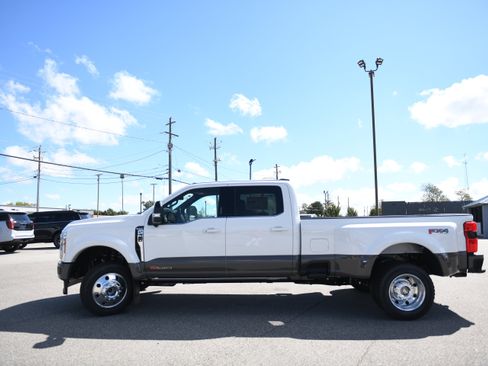 New 2026 Ford F450 King Ranch w/ FX4 Off-Road Package AWD/4WD image 6