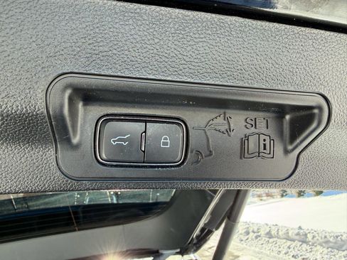 Used 2020 Ford Explorer Limited image 40