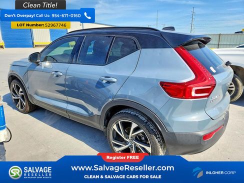 Used 2021 Volvo XC40 T5 R-Design w/ Climate Package AWD/4WD image 3