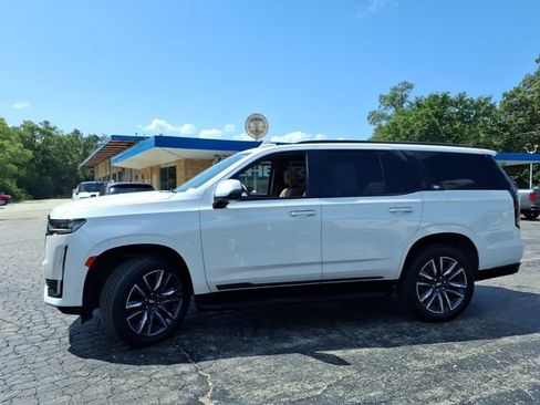 Used 2023 Cadillac Escalade Premium Luxury w/ LPO, Illumination Package AWD/4WD image 12