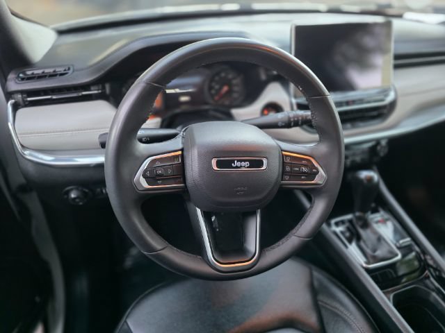 Used 2024 Jeep Compass Limited AWD/4WD image 5