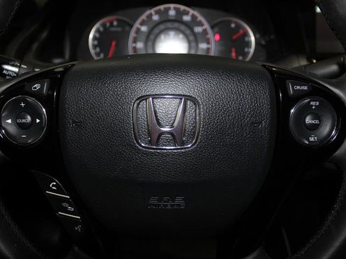 Used 2017 Honda Accord Sport image 13