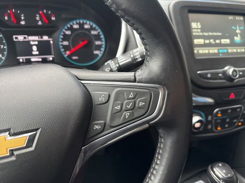 Used 2018 Chevrolet Equinox LT image 31