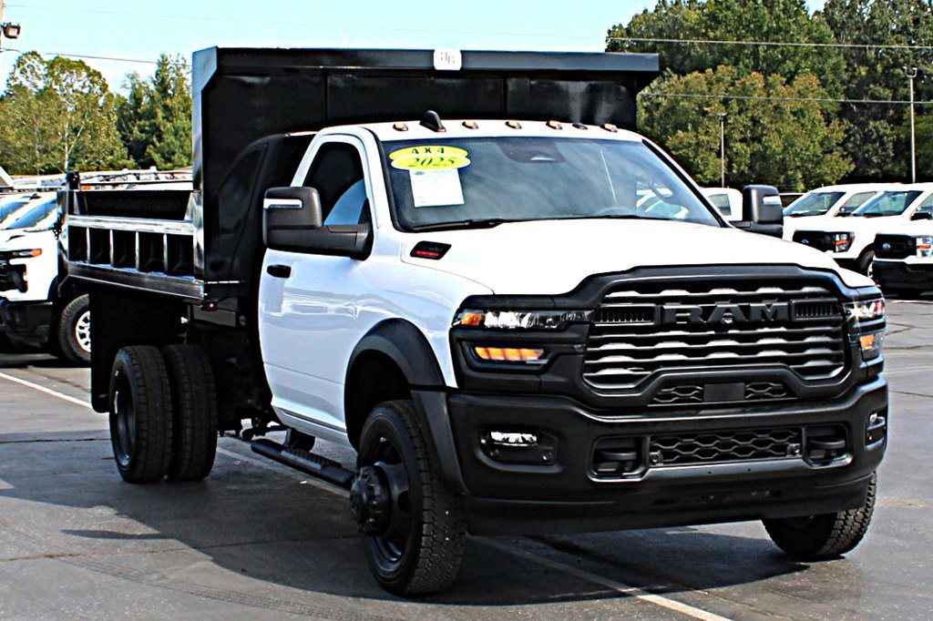 Used 2025 RAM 5500 Tradesman AWD/4WD image 3