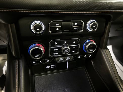 Used 2024 GMC Yukon AT4 w/ Technology Package image 20