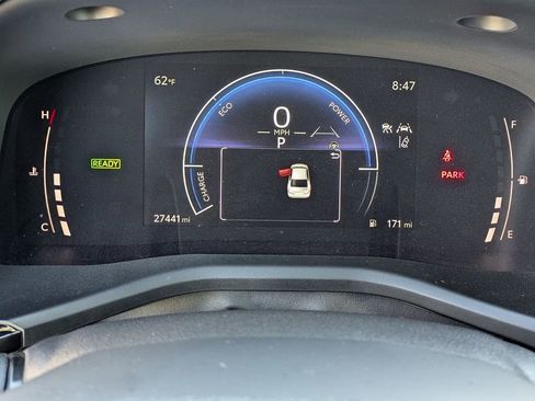 Used 2025 Toyota Camry SE image 6