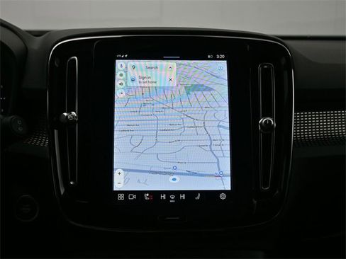 Used 2023 Volvo XC40 B5 Plus w/ Protection Package Premier image 13