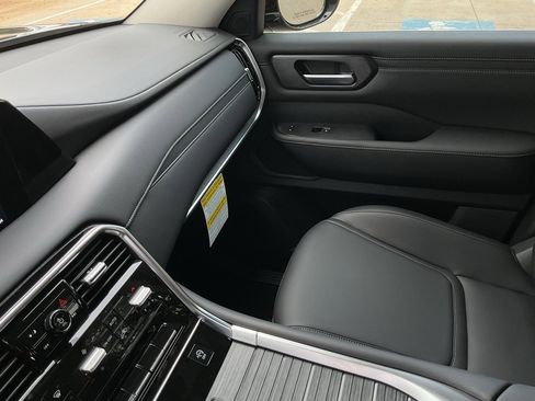 New 2026 Nissan Armada SV image 37