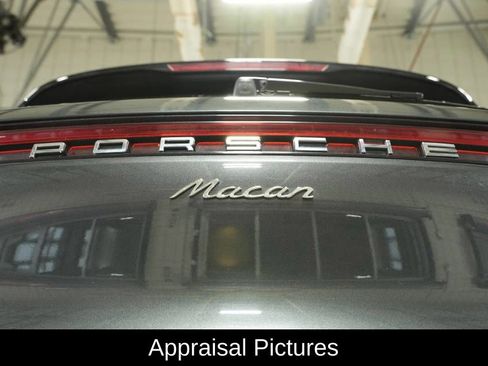 Certified 2022 Porsche Macan image 37