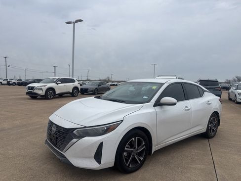 Certified 2025 Nissan Sentra SV image 8