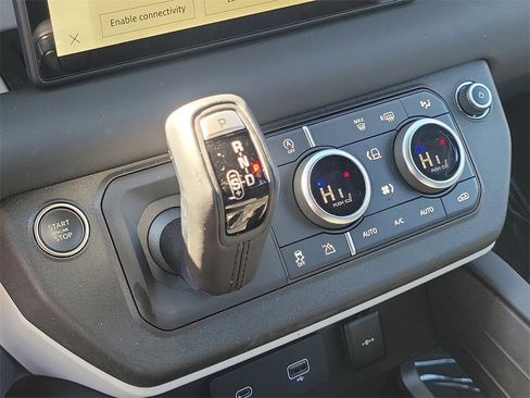 Used 2024 Land Rover Defender 110 X-Dynamic SE image 23