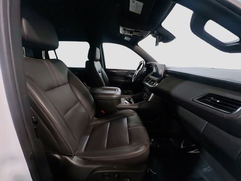 Used 2024 Chevrolet Suburban RST image 21
