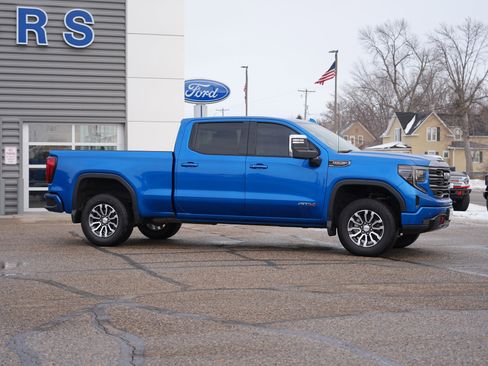 Used 2023 GMC Sierra 1500 AT4 w/ Technology Package image 2