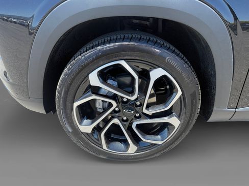 Used 2025 Chevrolet Trax RS w/ Driver Confidence Package FWD image 9