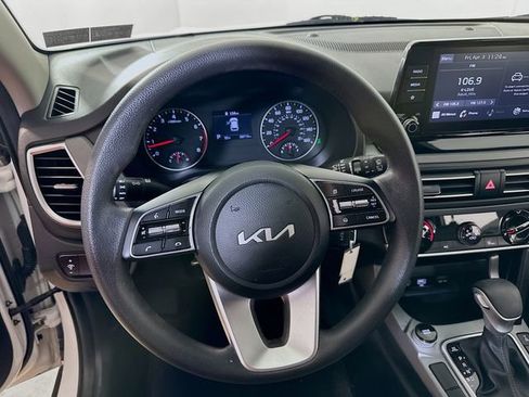 Used 2023 Kia Seltos LX AWD/4WD image 13
