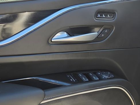 Used 2024 Cadillac Escalade V w/ LPO, ONYX Package image 14