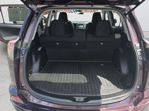 Used 2018 Toyota RAV4 LE w/ All Weather Liner Package AWD/4WD image 31