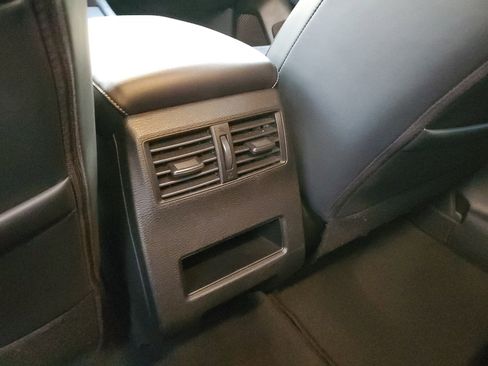 Used 2024 Mitsubishi Outlander SE image 15