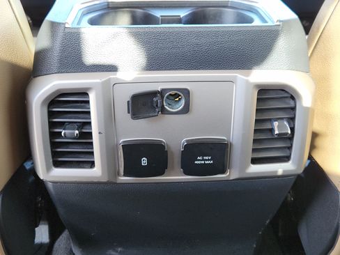 Used 2022 Ford F250 Lariat w/ Lariat Ultimate Package AWD/4WD image 30