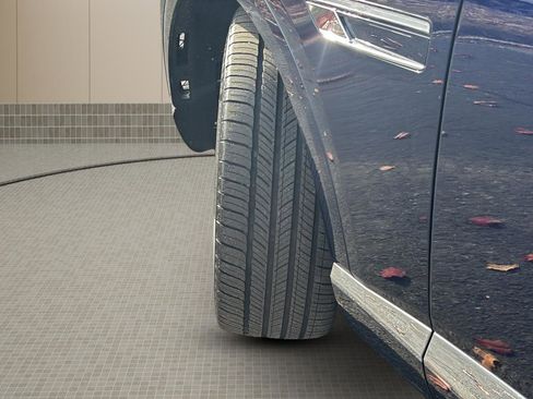 Certified 2025 Genesis GV80 3.5T Prestige AWD/4WD image 11