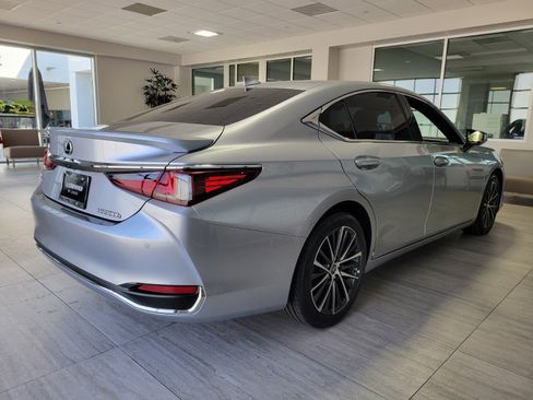 Certified 2025 Lexus ES 300h w/ Premium Package FWD image 7