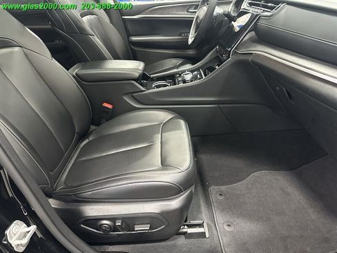 Used 2023 Jeep Grand Cherokee L Limited AWD/4WD image 21