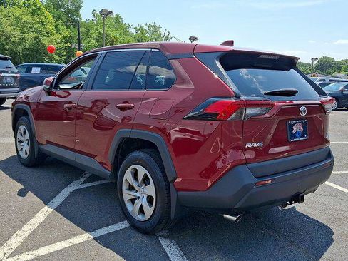 Certified 2022 Toyota RAV4 LE AWD/4WD image 4