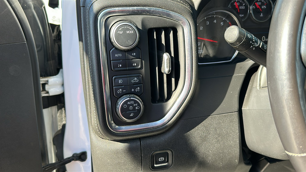 Used 2021 Chevrolet Silverado 1500 LT Trail Boss w/ Convenience Package II AWD/4WD image 18