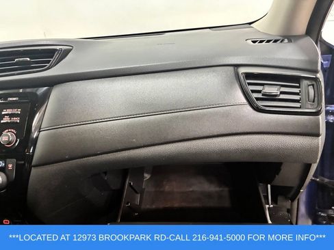 Used 2017 Nissan Rogue SV w/ Sun & Sound Touring Package AWD/4WD image 22