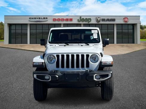 Used 2023 Jeep Gladiator Overland w/ Popular Equipment Package AWD/4WD image 8