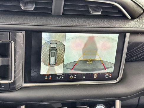 Used 2024 GMC Yukon Denali w/ Denali Reserve Package image 19