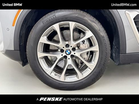 Certified 2025 BMW X5 xDrive50e image 2