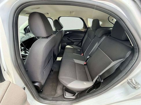 Used 2014 Ford Focus SE FWD image 21