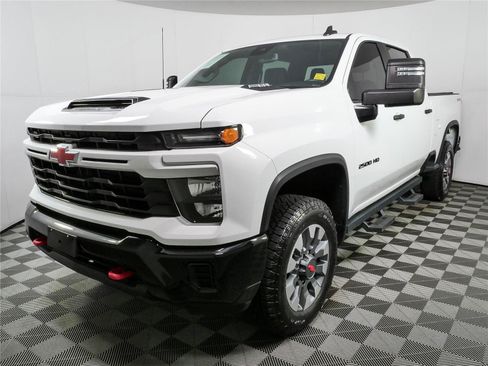 Used 2024 Chevrolet Silverado 2500 Custom w/ Custom Value Package AWD/4WD image 24