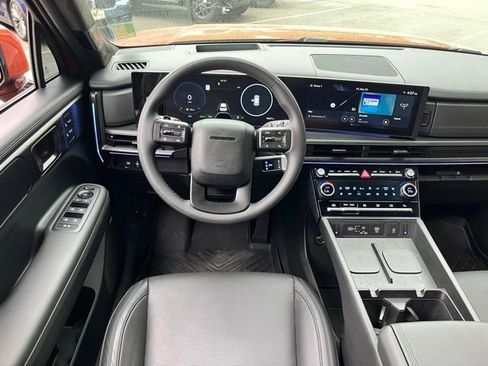 Used 2025 Hyundai Santa Fe Calligraphy AWD/4WD image 33