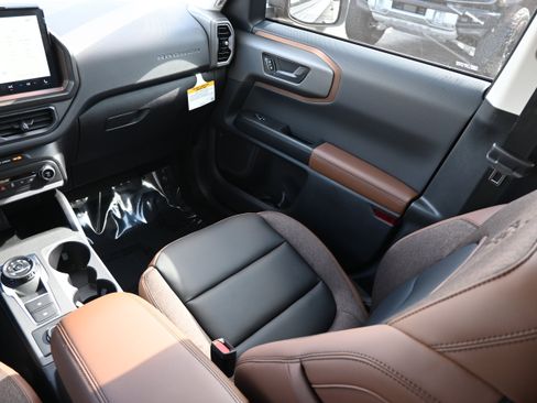 New 2025 Ford Bronco Sport Outer Banks w/ Outer Banks Tech Package+ image 32