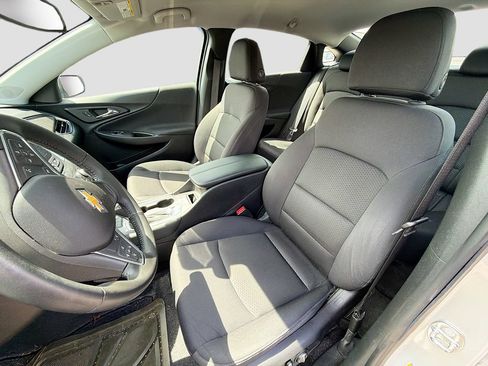 Used 2018 Chevrolet Malibu LT w/ Driver Confidence Package FWD image 11