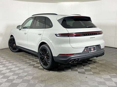 Certified 2026 Porsche Cayenne image 3