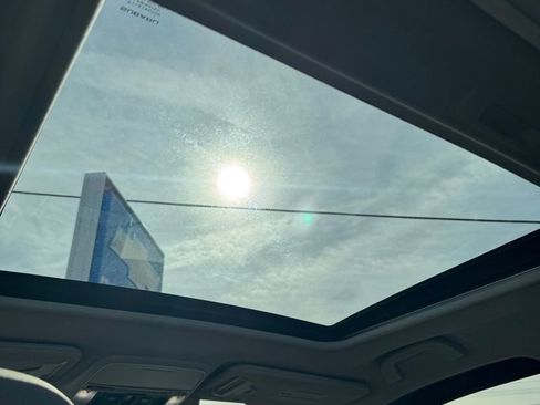 Used 2021 Subaru Forester Premium image 32