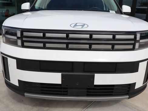 Used 2026 Hyundai Santa Fe SEL FWD image 17