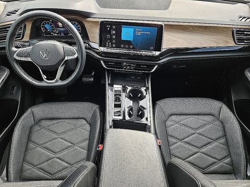 Used 2024 Volkswagen Atlas SE FWD image 20