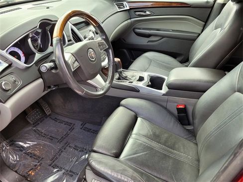 Used 2011 Cadillac SRX Luxury image 16