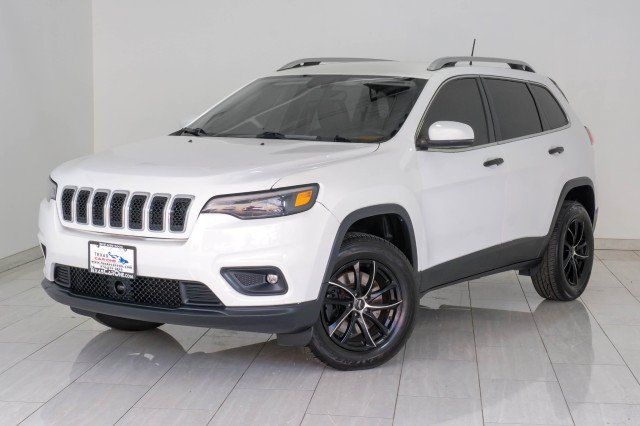 Used 2021 Jeep Cherokee Latitude Plus AWD/4WD image 4