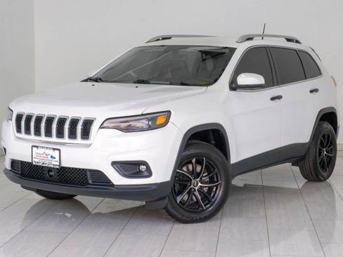 Used 2021 Jeep Cherokee Latitude Plus AWD/4WD image 4